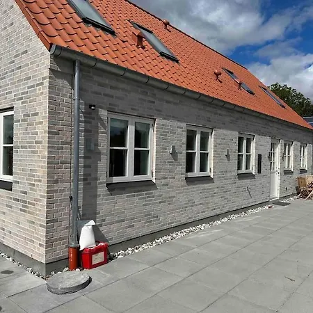 Helt Nyt Hus I Idyllisk Landsby Vallensbaek