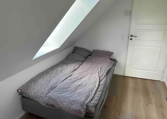 Helt Nyt Hus I Idyllisk Landsby