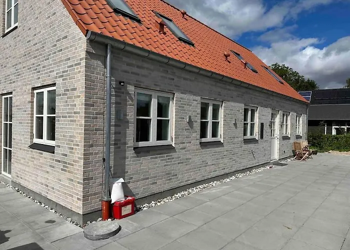 Helt Nyt Hus I Idyllisk Landsby Vallensbaek