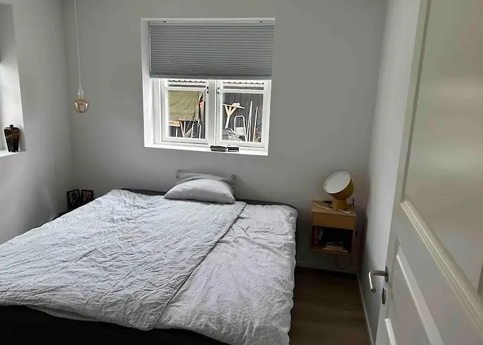 Helt Nyt Hus I Idyllisk Landsby Vallensbaek